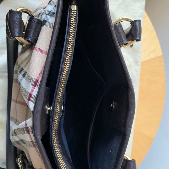 Burberry Small Northfield Tote - Picture 4 of 9